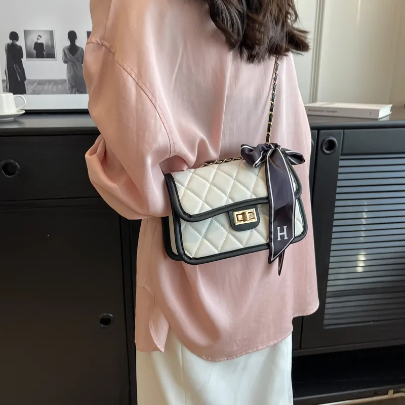 Quilted Chain Shoulder Bag 2025 Spring Summer Trending Crossbody Purse - 3