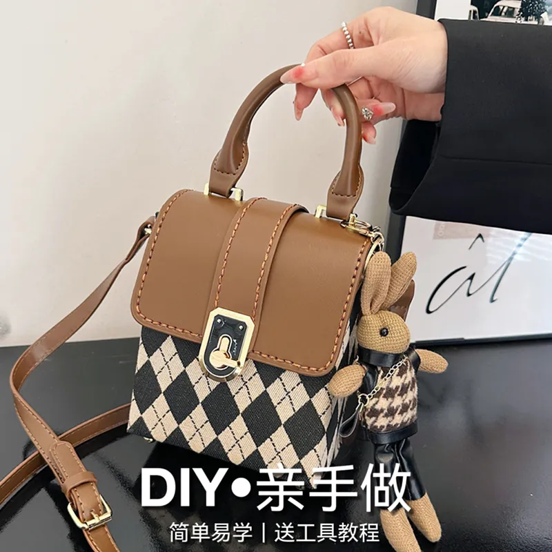 Handmade DIY Crochet Bag Small Crossbody Phone Purse with Diamond Pattern - 2