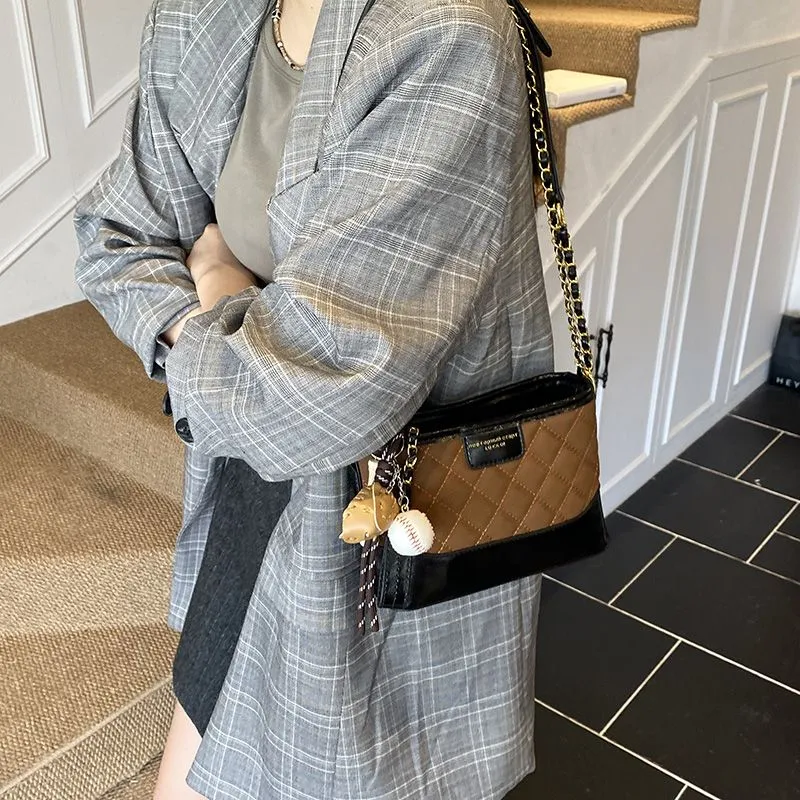 Diamond Quilted Chain Crossbody Bag Women Fashion Winter 2025 Hobo Bucket - 2