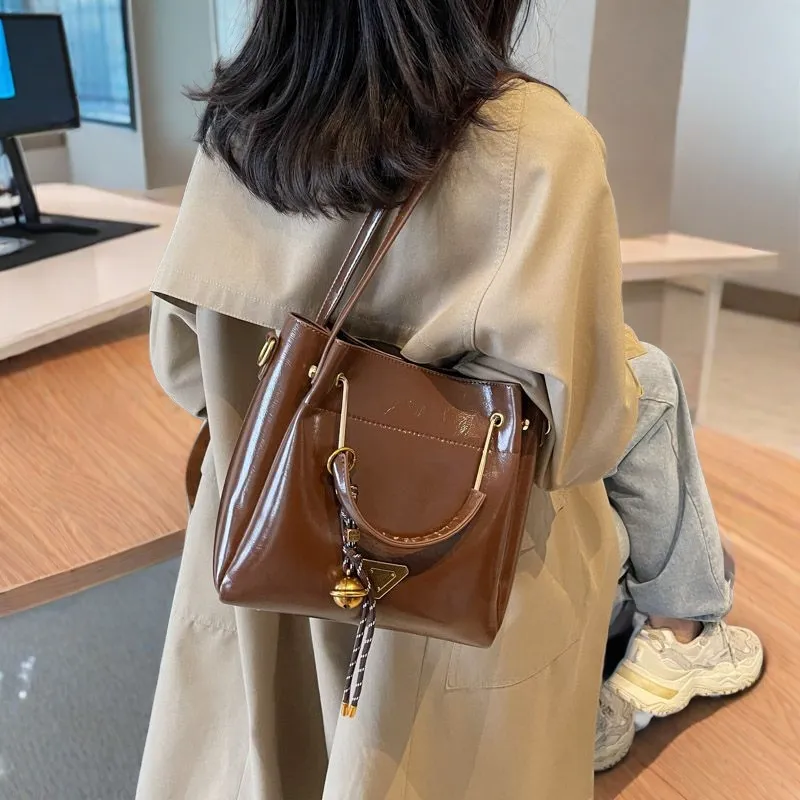 Vintage Bucket Bag PU Large Capacity Retro Fashion Design - 1