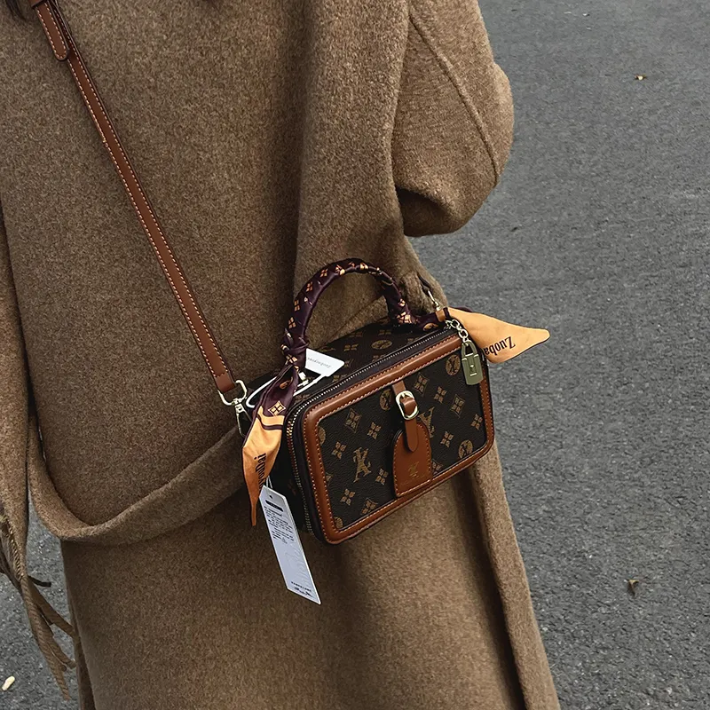 Fashionable Retro Box Bag 2025 | Lightweight Crossbody & Shoulder Bag - 2