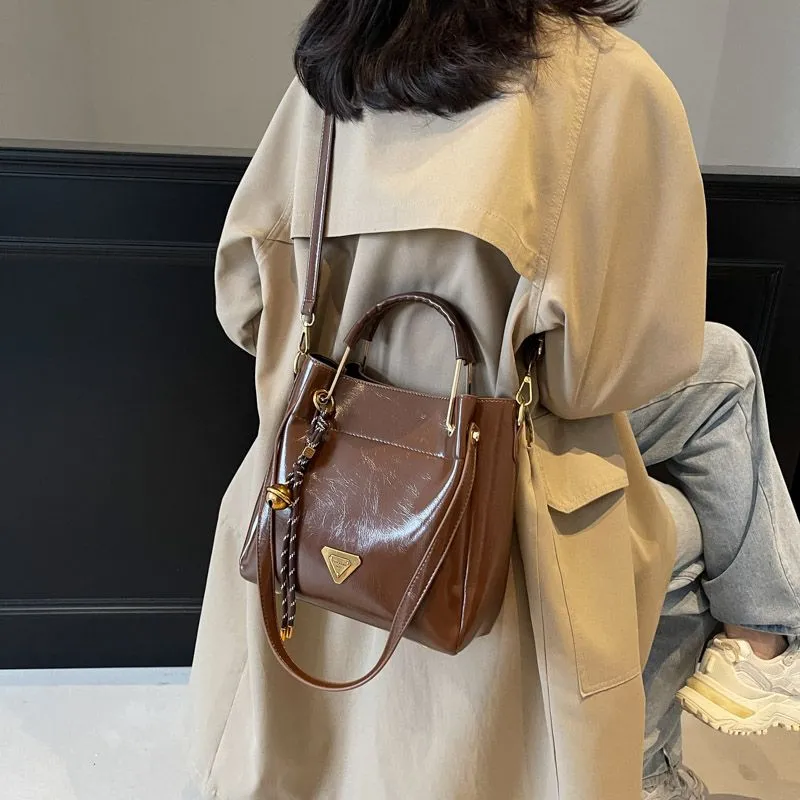 Vintage Bucket Bag PU Large Capacity Retro Fashion Design - 2