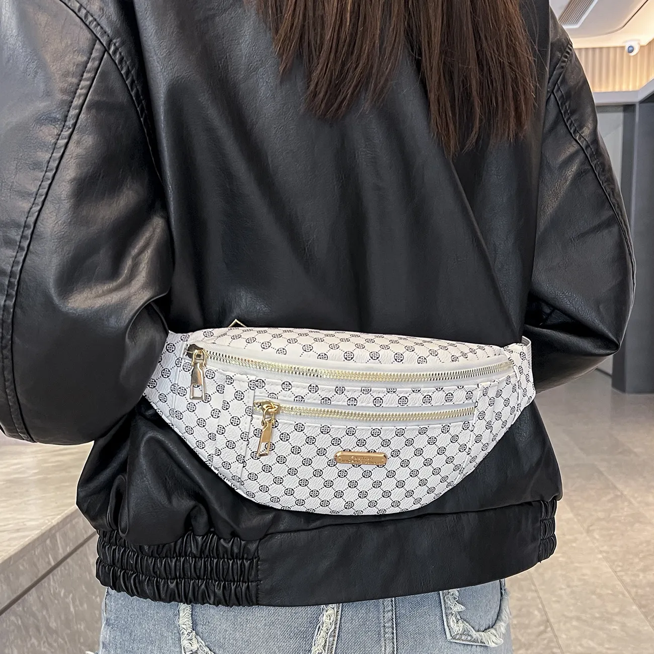 Women's Waist Bag Water-Resistant Crossbody Phone Pack for Running Fitness - 3