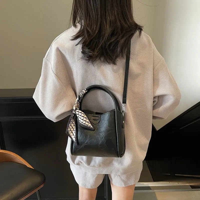 Women's Bucket Shoulder Bag 2024 Fashion Tote for Commute - 5