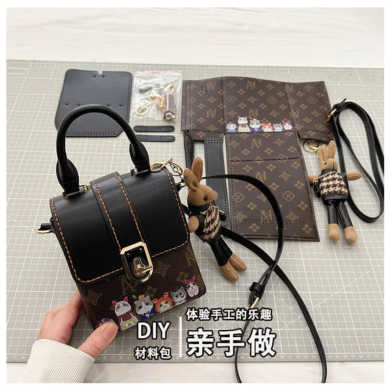 Handmade DIY Crochet Bag Small Crossbody Phone Purse with Diamond Pattern - 3