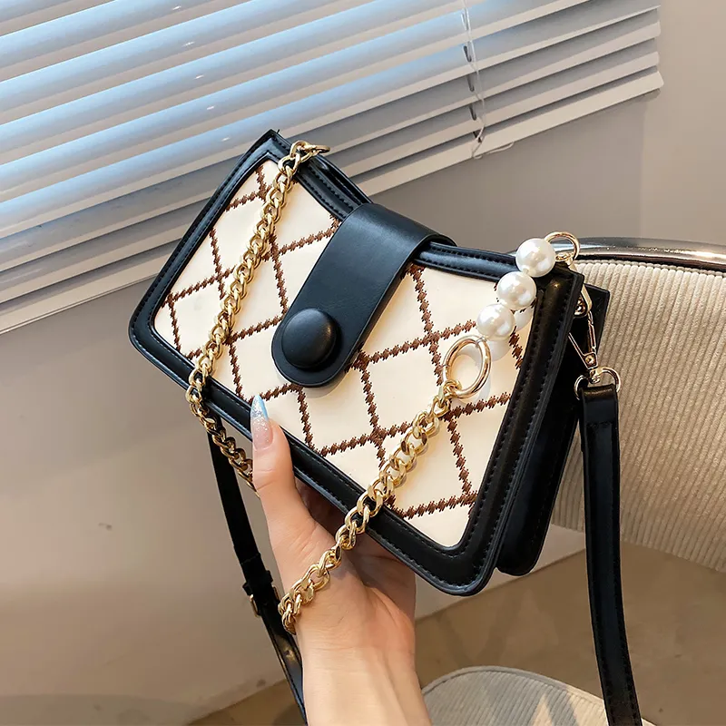 Quilted Chain Bag 2024: Fashionable Crossbody & Shoulder Bag for Women - 1