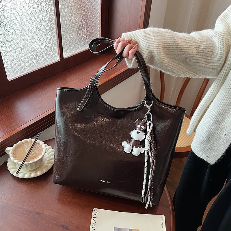Stylish Large Tote Bag 2024, French Inspired Shoulder Bag for Commute - 3