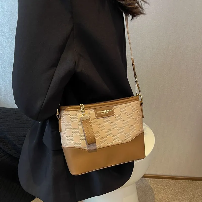Chic Two-Tone Hobo Bag 2025, Wide Strap Crossbody Bucket Bag - 3