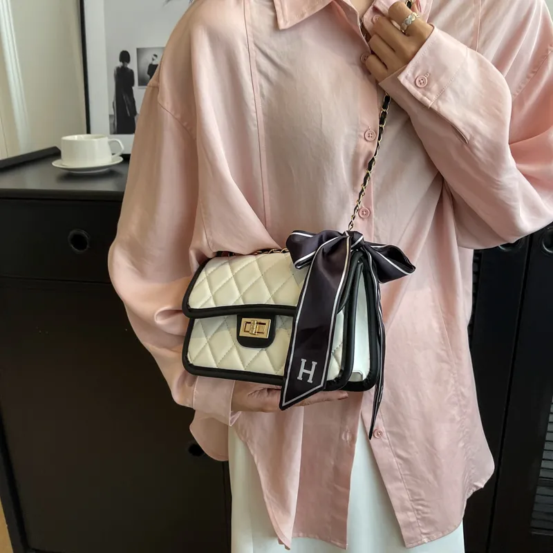 Quilted Chain Shoulder Bag 2025 Spring Summer Trending Crossbody Purse - 2